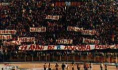 Loro ce vogliono in serie B...Noi ai tifosi della lazie ricordiamo:"11 anni di B ancora parlate"