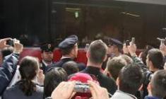 Tifosi della Roma caricano i giallorossi (le foto)