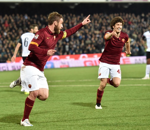 Daniele+De+Rossi+AC+Cesena+v+Roma+Serie+gEsdLKwF25Ll